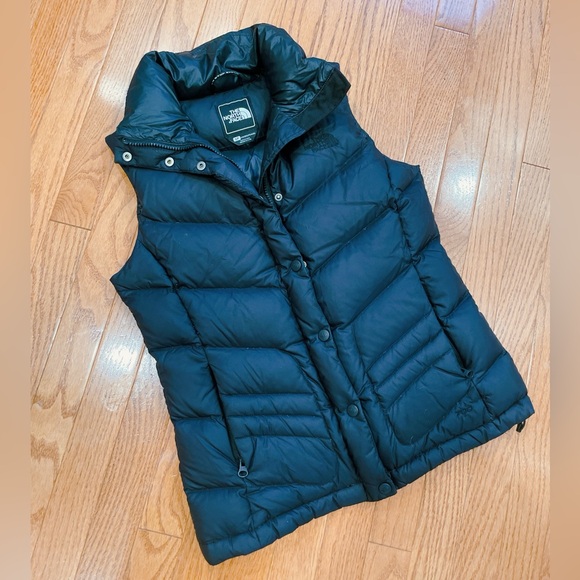 The North Face Jackets & Blazers - Women's THE NORTH FACE 700 SPORTS Slim DOWN QUILT PUFFER BLACK VEST Jacket S
